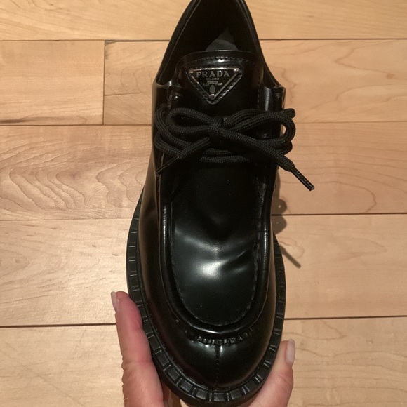 Prada new lace ups black leather - Picture 4 of 6
